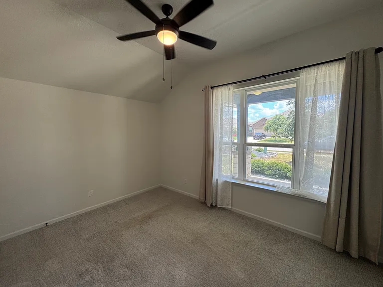 1136 Olympic Ln — Photo 15