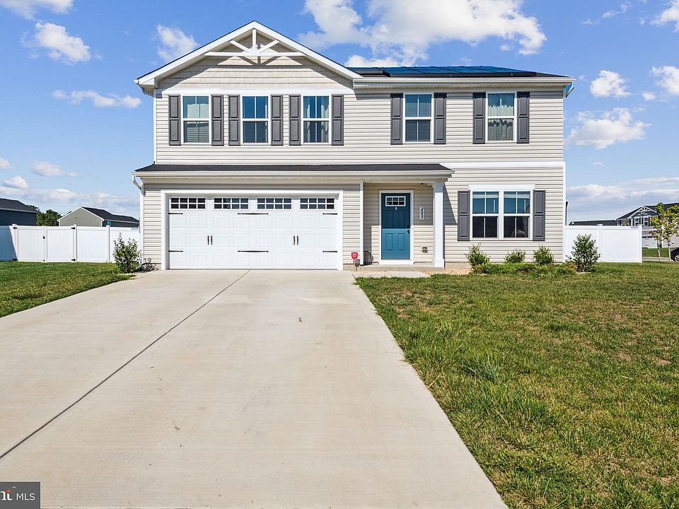 1st image of 203 Bowline Dr