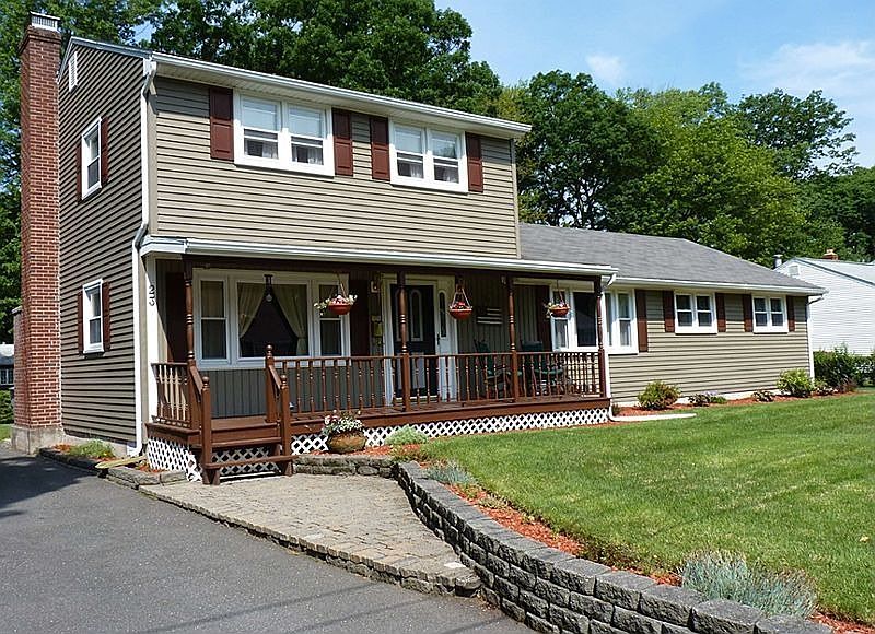 2nd image of 23 Ellis Rd