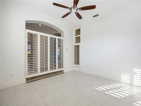 5th image of 982 Fountain RUN