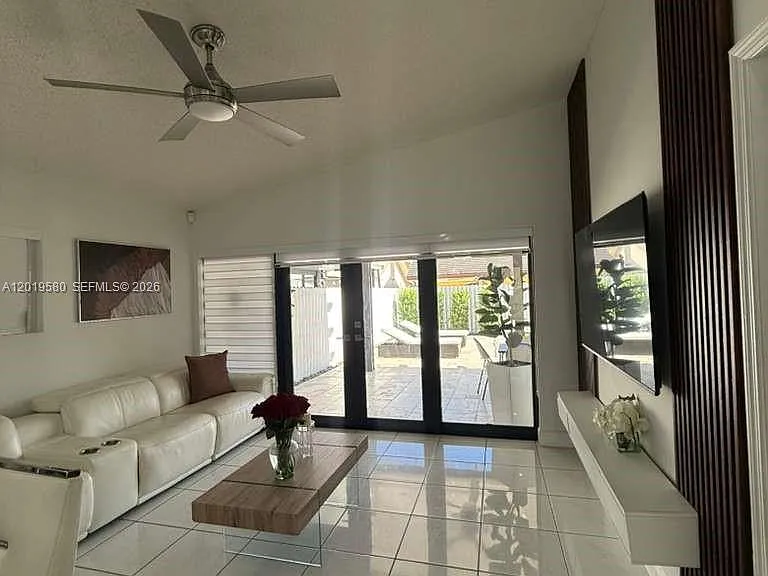 13818 SW 157th Ter — Photo 6