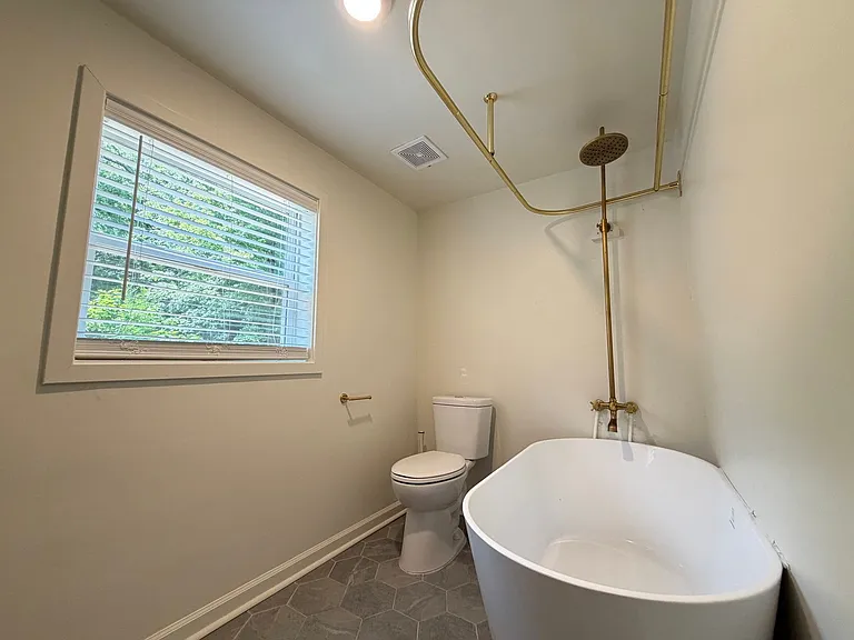405 N 4th St — Photo 23