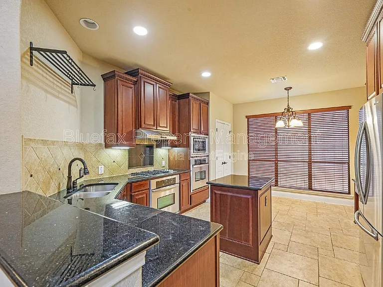 7654 Culebra Valley — Photo 11
