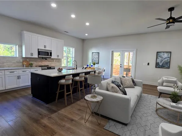 2152 Castlewood St, East Pt, GA 30344