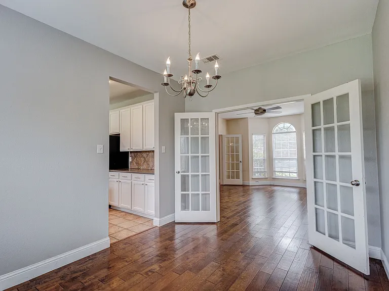 6107 Lakecrest Dr — Photo 6