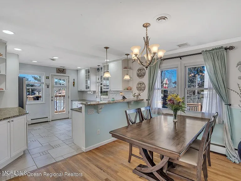 559 Dow Ave — Photo 6