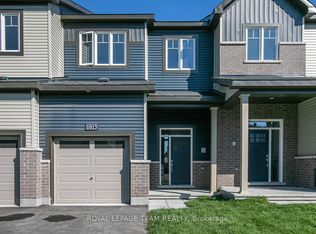 1015 Speedvale Ct, Ottawa, ON K2T 0P4