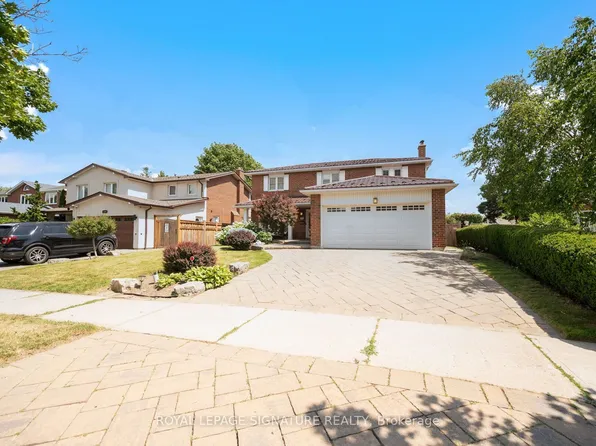 1892 Beechknoll Ave, Mississauga, ON L4W 2G3