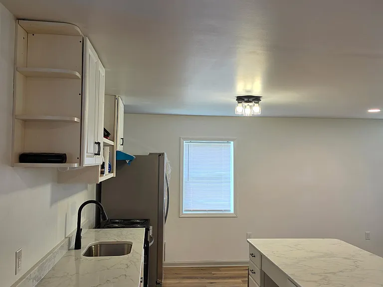 121 Edwards St — Photo 2