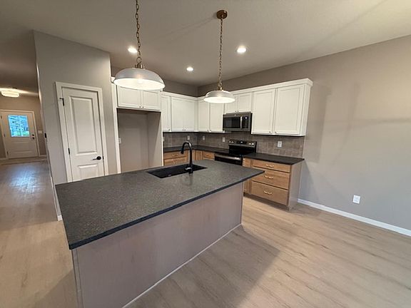 3rd image of 2814 Autumn Woods Dr