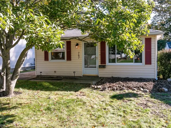 787 E 347th St, Eastlake, OH 44095