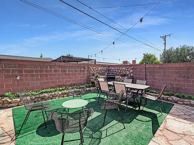 1306 W Baker Ave — Photo 20