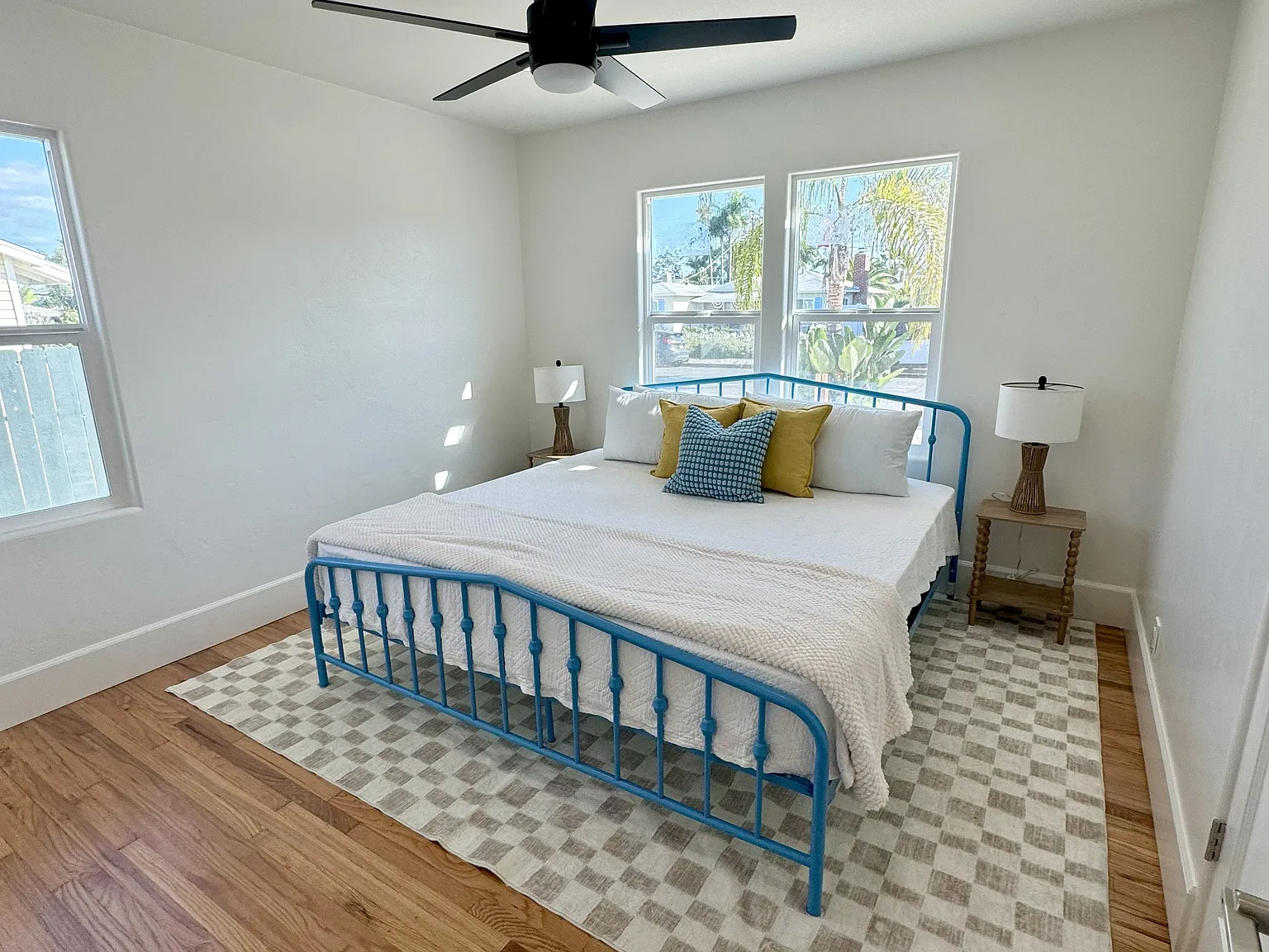 2 bed, 943 sqft, $5,500 — Photo 2