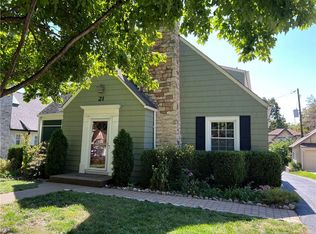 21 E Dartmouth Rd, Kansas City, MO 64113