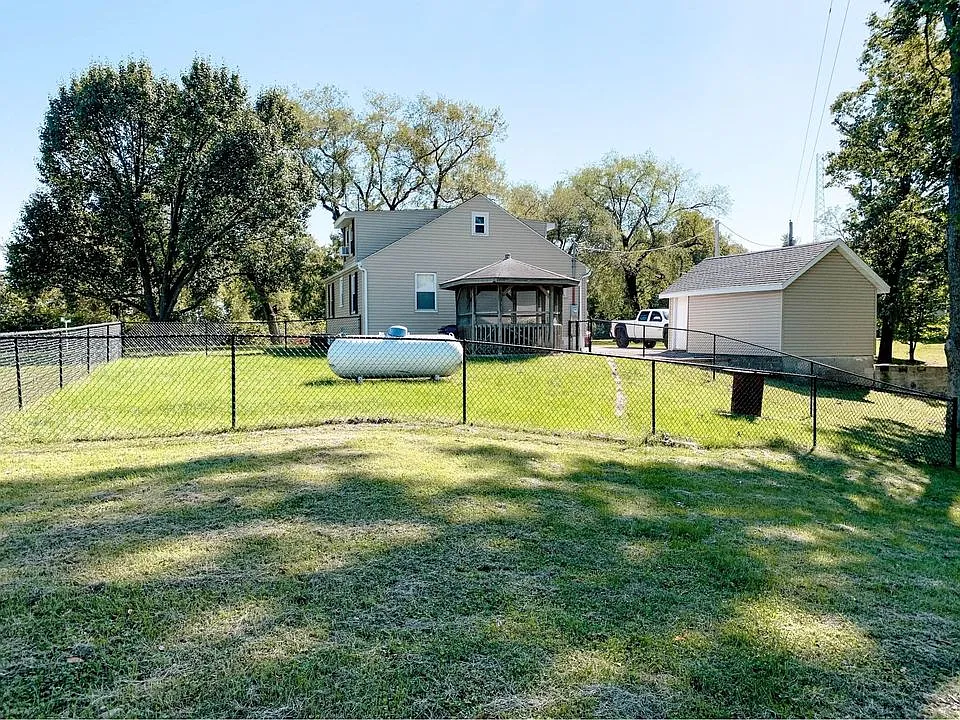 2 bed, $1,150 — Photo 3