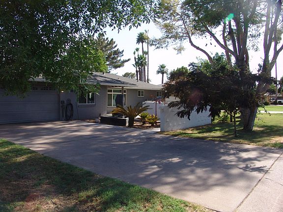 2nd image of 1427 E San Miguel Ave
