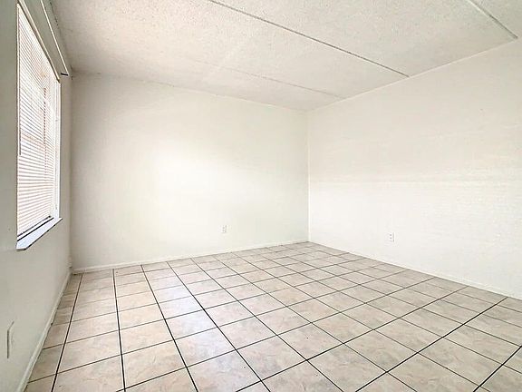 5th image of 714 Michigan Ct APT 2