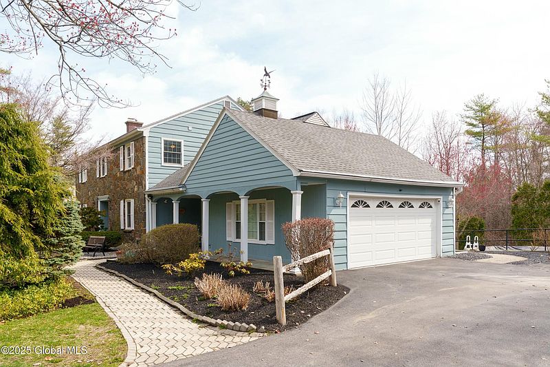 3rd image of 1366 Rosehill Boulevard