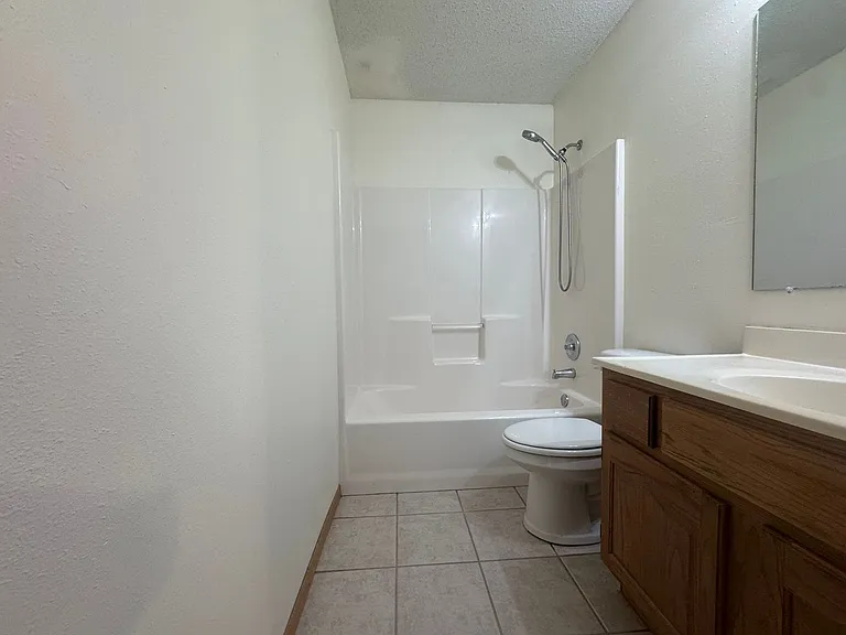 1502 Crescent St — Photo 13
