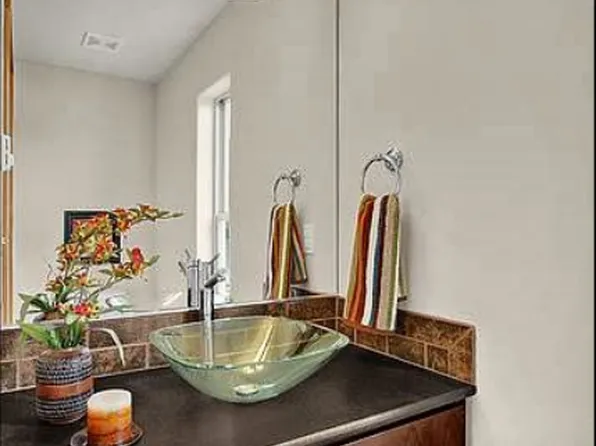 Hawks Landing Townhomes, 1075 Blaine Ave NE #1055-D, Renton, WA 98056