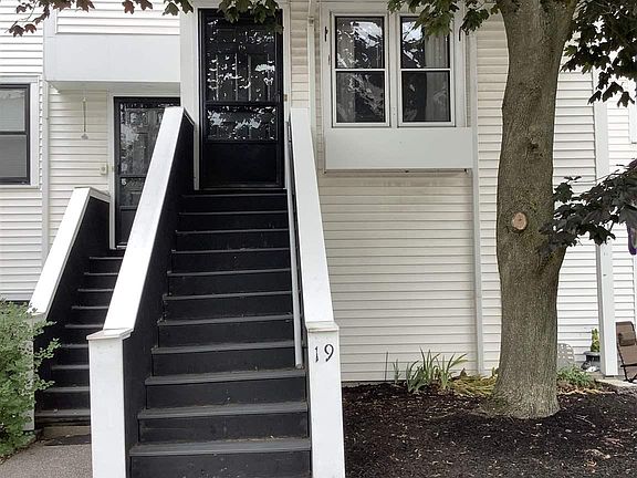 2nd image of 19 Court St
