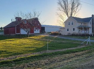 7427 E Maize Rd, Ridott, IL 61067