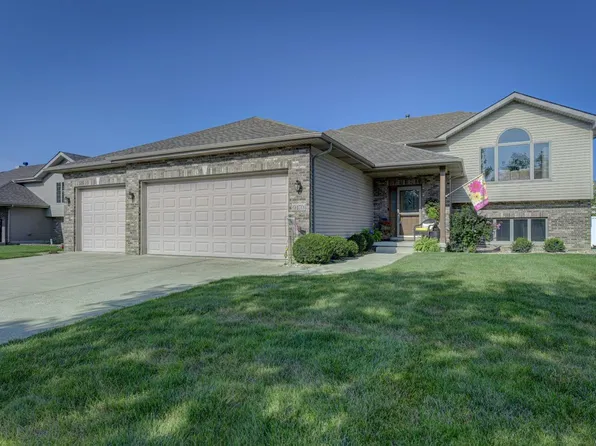 9470 Beall St, Dyer, IN 46311