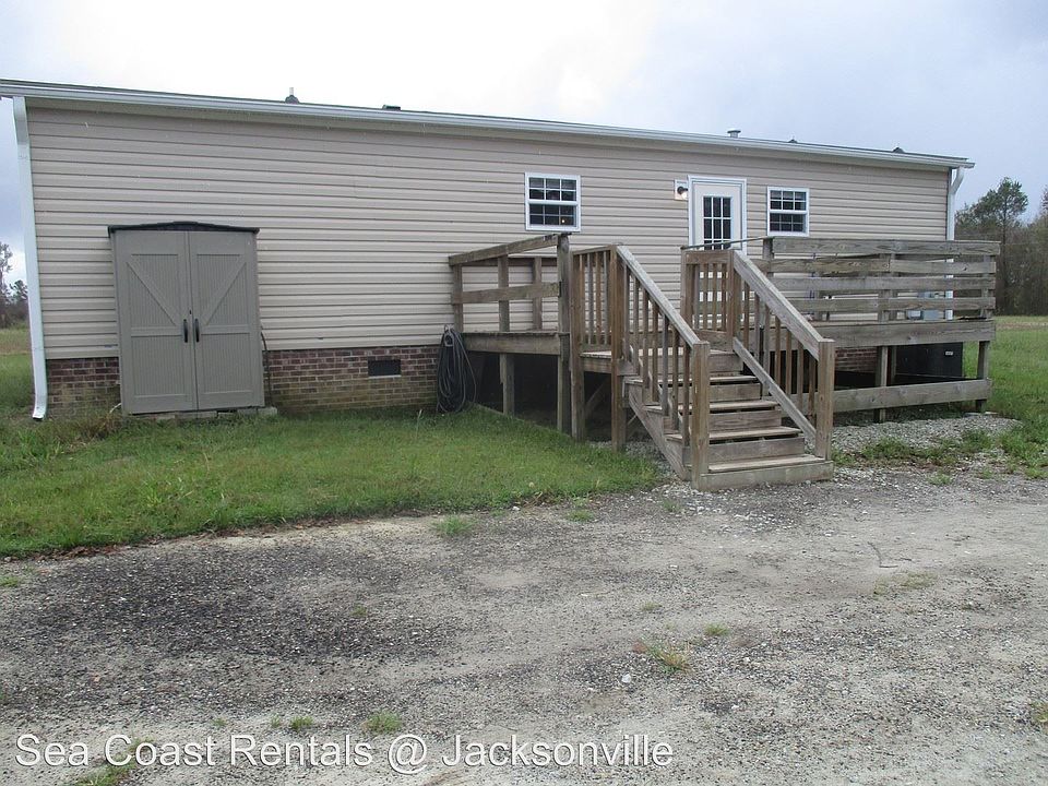 2nd image of 647 Old 30 Rd