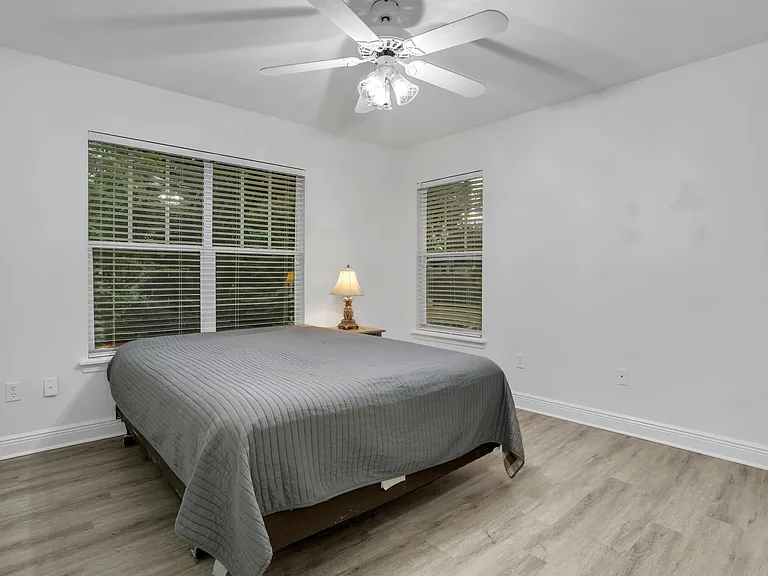148 S Thornton Ave — Photo 26