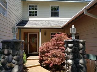 2350 NE Lakeridge Dr, Bend, OR 97701