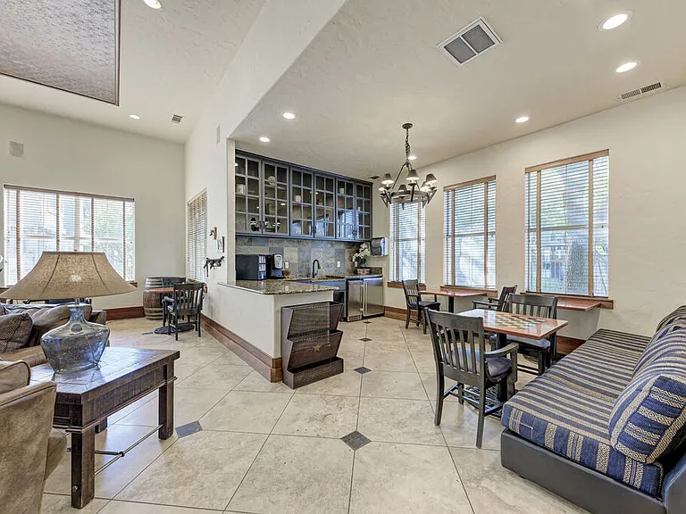 Riverhorse Ranch Apartments I — Photo 15