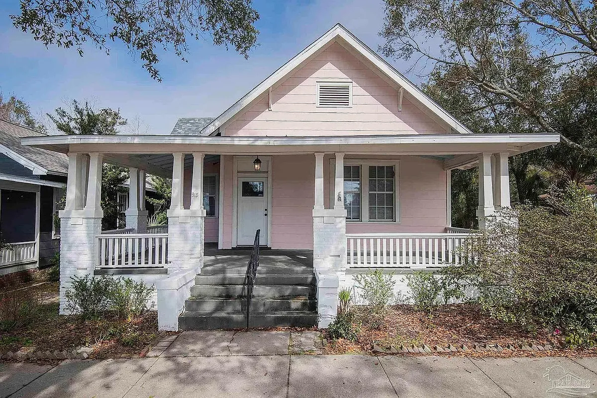 Building Photo - 918 E Gonzalez St