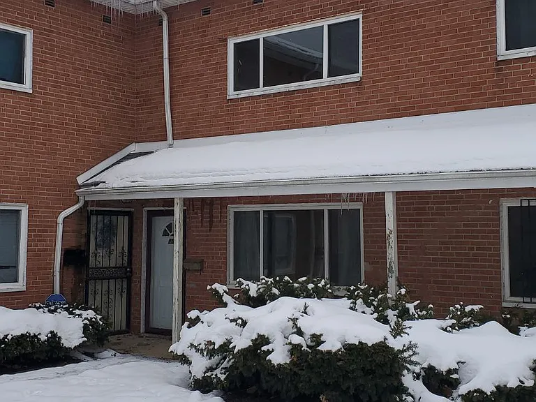 23755 Banbury Cir #1 — Photo 9