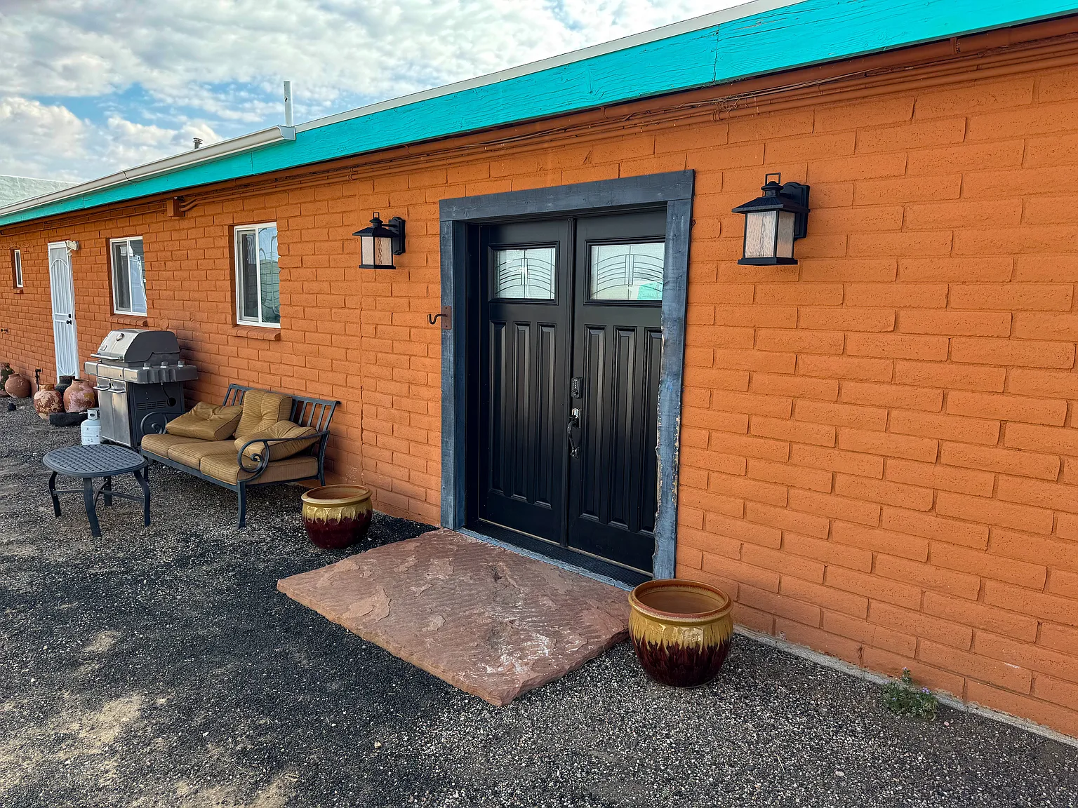 3 bed, 2000 sqft, $2,500 — Photo 2