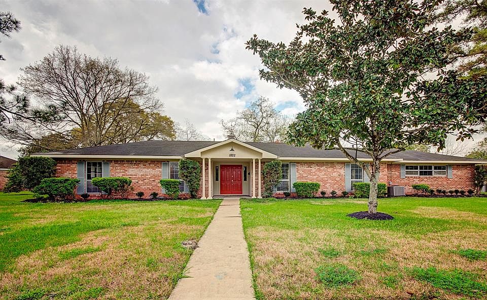 1st image of 1822 Long Dr