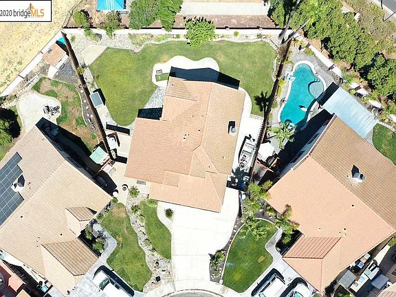 3rd image of 4380 Cove Ln