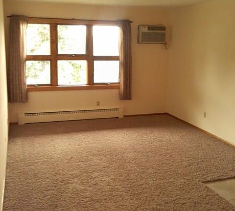 3rd image of 1115 Dale Pl