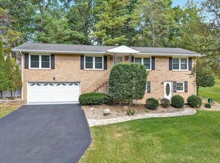 230 Keswick Farm Rd, Troutville, VA 24175