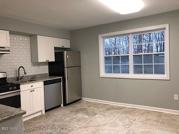 3rd image of 170 Esmeralda Ct