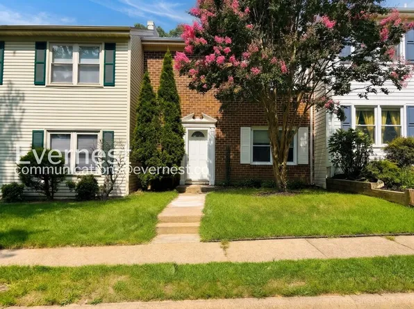 2955 Lexington Ct, Woodbridge, VA 22192