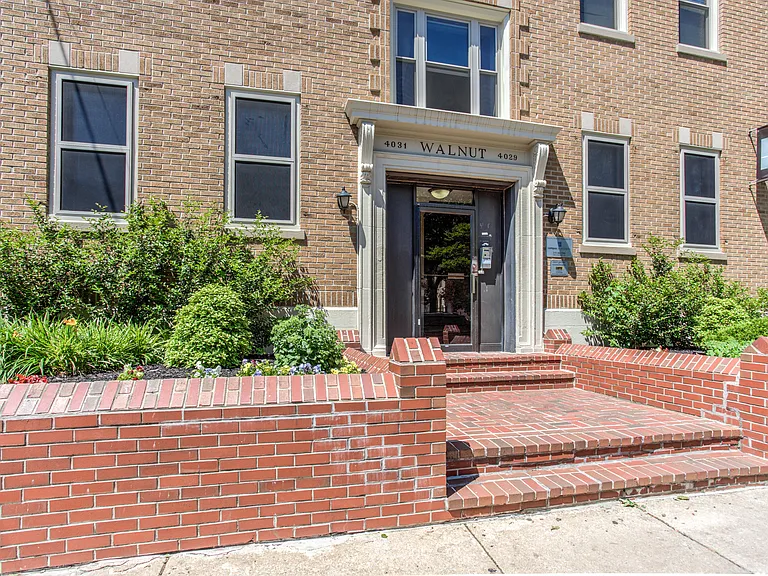 Campus Apartments — Photo 2