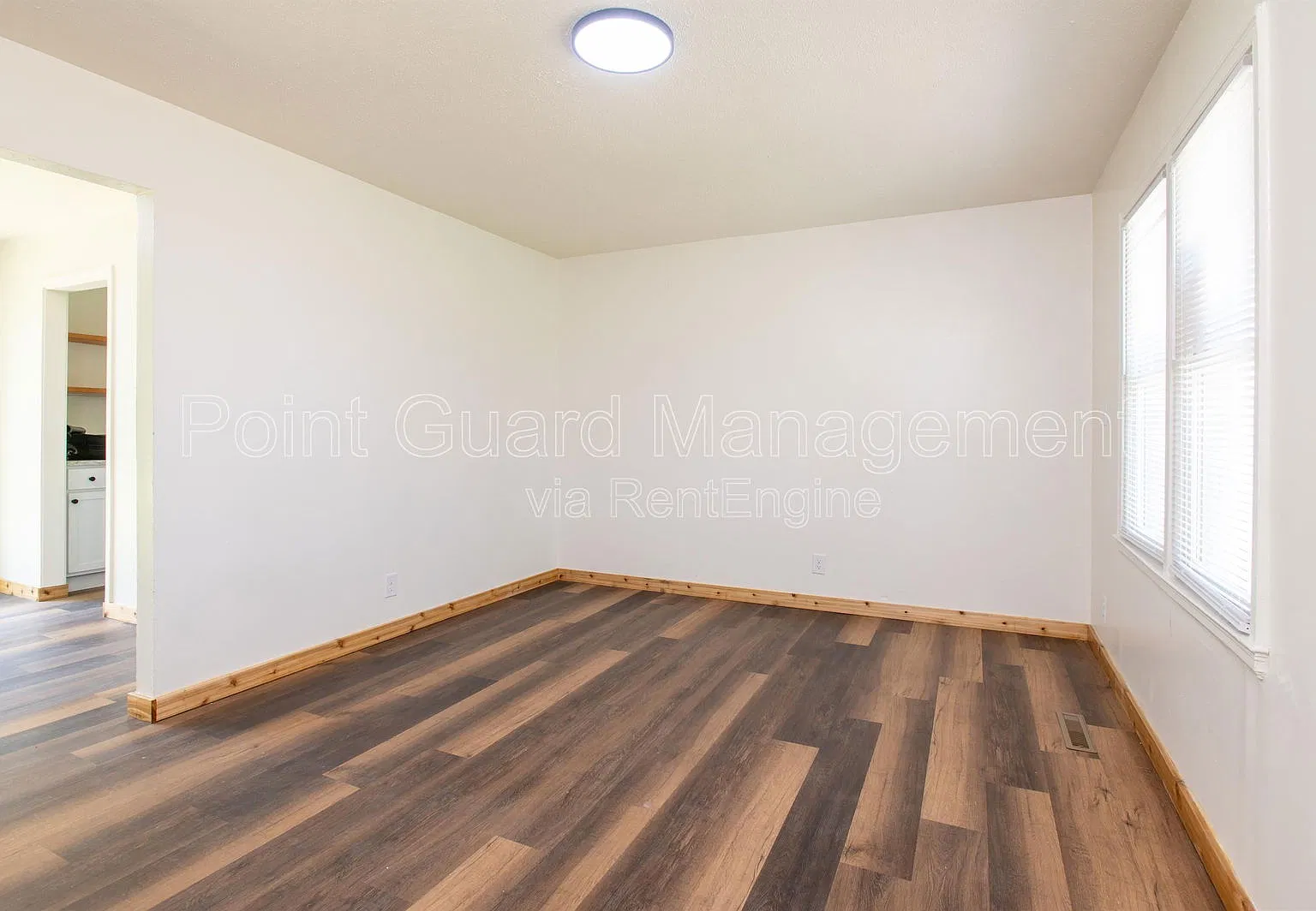 2 bed, 1.0 bath, 834 sqft, $1,025 — Photo 2