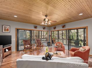 150 Cove Loop Rd, Hendersonville, NC 28739