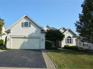 132 New Tudor Rd, Pittsford, NY 14534