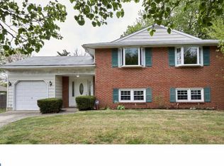 105 Beechwood Dr, Mount Laurel, NJ 08054
