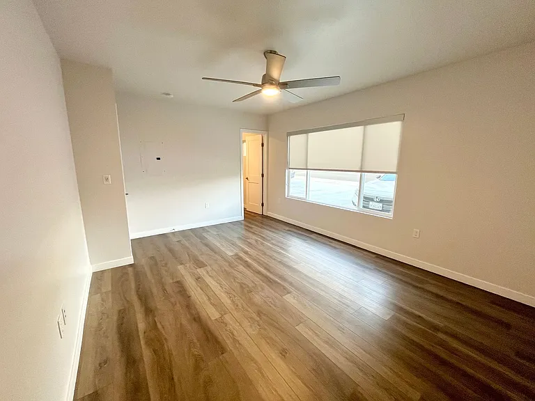 4135 Illinois St — Photo 16