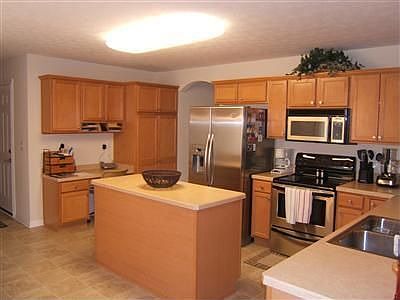 3rd image of 1013 Windpointe Way