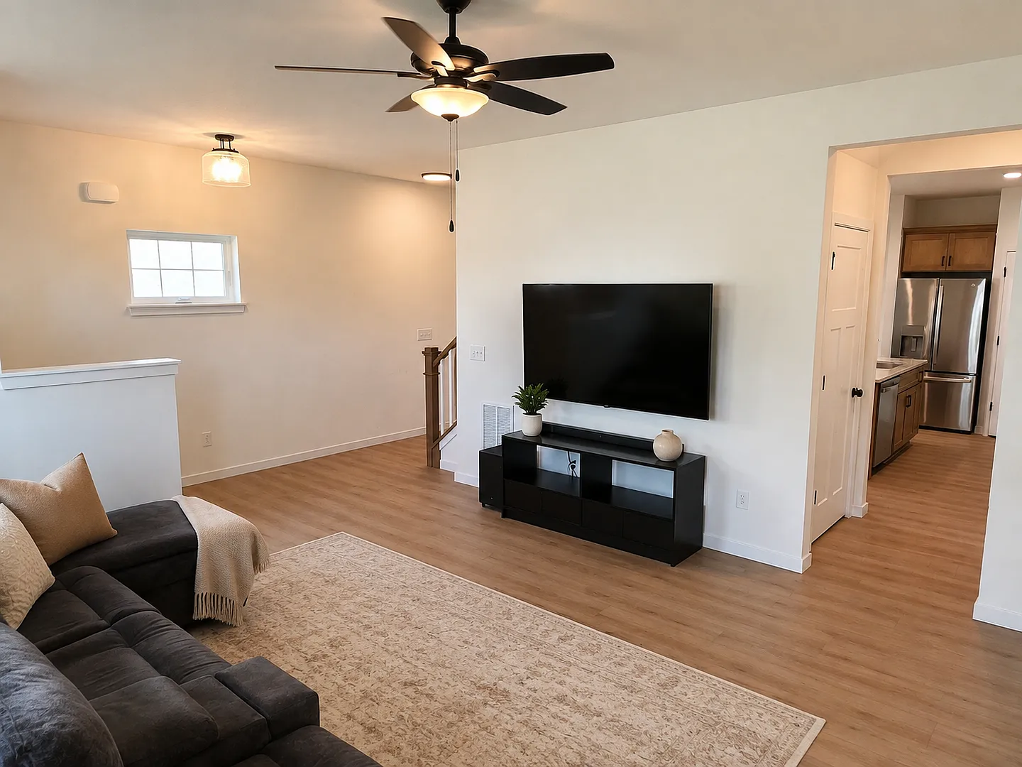New Construction 3 bedroom 3.5 bathroom townhome — Photo 3