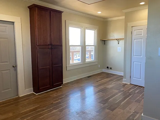 301 Highland Ave — Photo 8