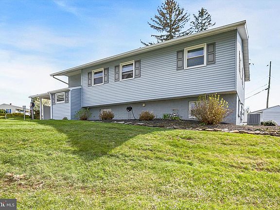 3rd image of 129 Shirley Dr